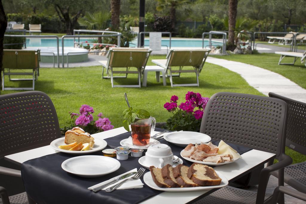 Park Hotel Eden Torbole Sul Garda Exterior photo